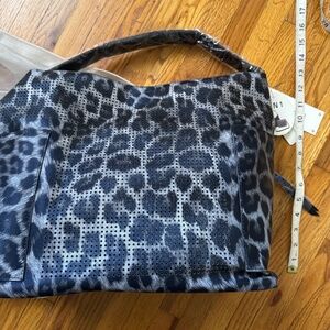 GRRRR!  What a great bag!
